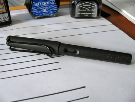 Lamy Safari in charcoal