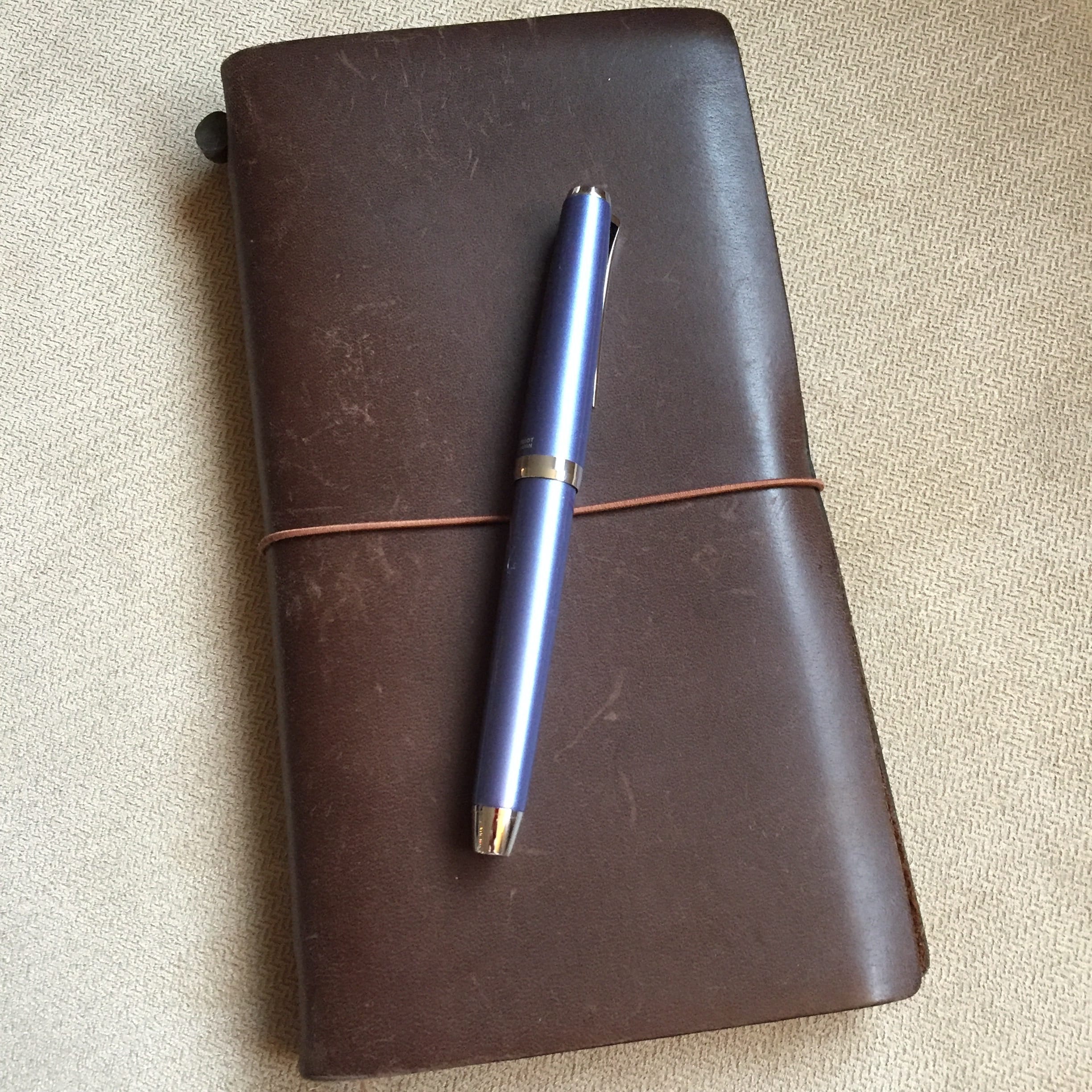 How to: Adding notebooks to your Midori Traveler's Notebook 